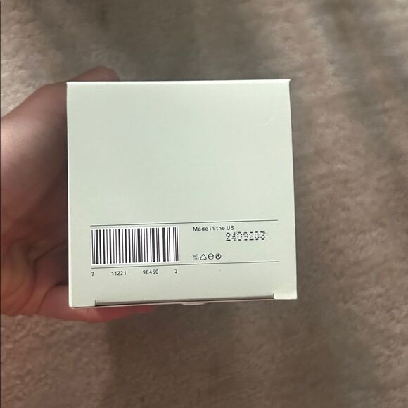 NIB SALT & STONE | Bergamot & Hinoki Body Wash with Niacinamide + Probiotic … - Picture 7 of 8